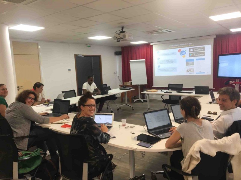 Formation à la rédaction Web est au référencement pour un groupe de huit entrepreneurs à Marseille