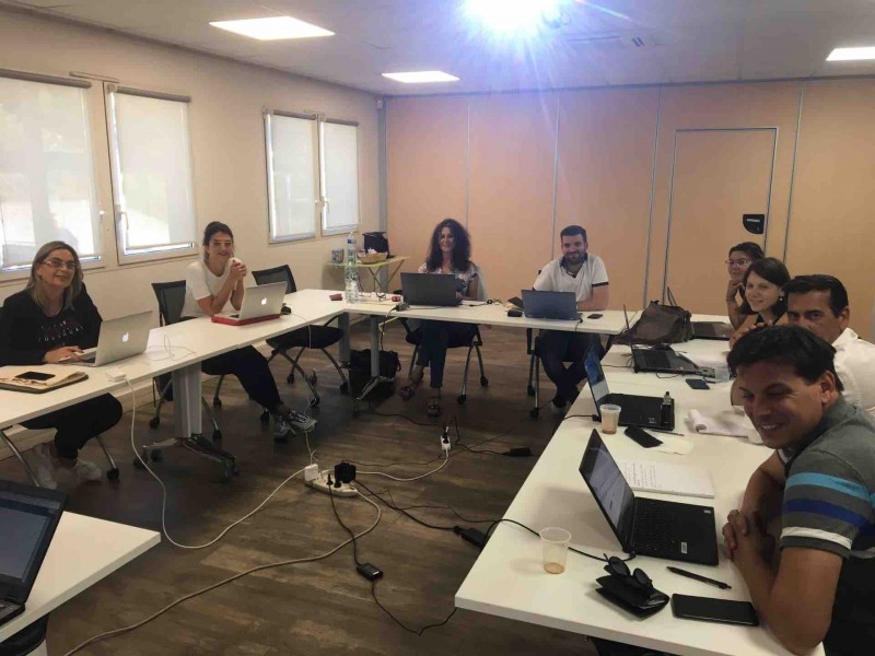  Formation rédaction Web pour un groupe de huit personnes à Marseille